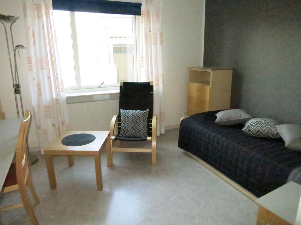 Vaernamo Folkhoegskolas Vandrarhem Kamer foto